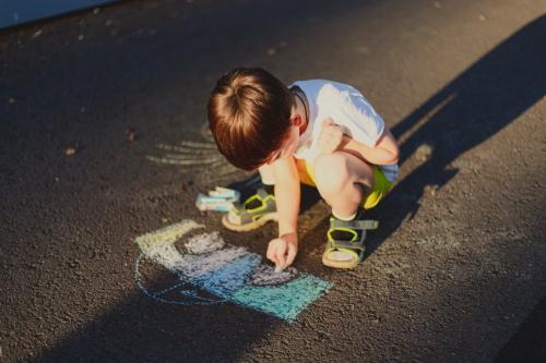 5 Actividades artísticas que puedes realizar en la parque con tus hijos