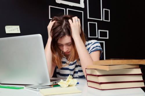 Consecuencias de la sobrecarga de estrés en tu rendimiento académico