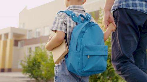 ¿Los niños deberían entrar más tarde al colegio? Beneficios y desventajas