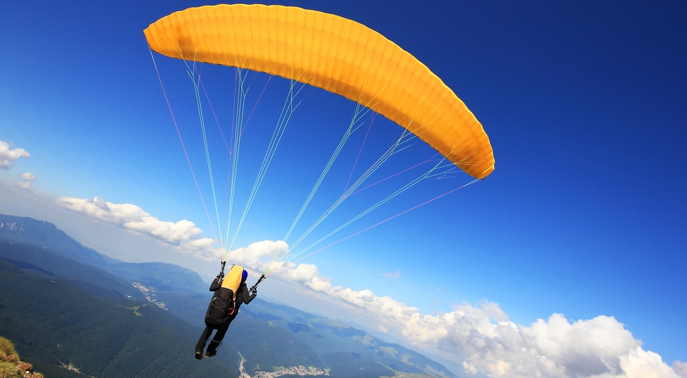 Cómo volar sin un avión: aventuras en parapente y globo aerostático